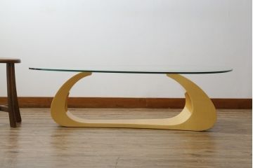 中古　美品!!　高級品　IDC大塚家具取り扱い　松創　ウィーンNo.2　ホワイトシカモア　モダンなデザインが目を引くガラステーブル(定価約73万円)(ローテーブル、センターテーブル、リビングテーブル)(R-077647)