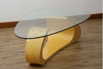 中古　美品!!　高級品　IDC大塚家具取り扱い　松創　ウィーンNo.2　ホワイトシカモア　モダンなデザインが目を引くガラステーブル(定価約73万円)(ローテーブル、センターテーブル、リビングテーブル)(R-077647)