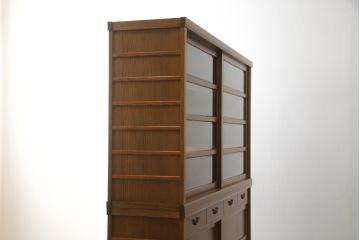 中古　未使用展示品　特注　日進木工(nissin)　タモ材　凛とした佇まいが魅力的な二段重ね水屋箪笥(食器棚、カップボード、戸棚、収納棚、キャビネット)(R-077660)