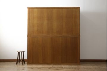 中古　未使用展示品　特注　日進木工(nissin)　タモ材　凛とした佇まいが魅力的な二段重ね水屋箪笥(食器棚、カップボード、戸棚、収納棚、キャビネット)(R-077660)