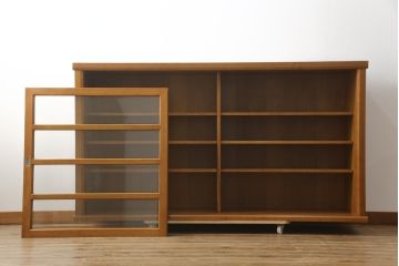 中古　未使用展示品　特注　日進木工(nissin)　タモ材　凛とした佇まいが魅力的な水屋箪笥サイドボード(食器棚、カップボード、戸棚、収納棚、サイドキャビネット)(R-077661)
