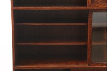 中古　美品　岩谷堂箪笥　品のある佇まいで和の雰囲気を引き立てる茶箪笥(収納棚、戸棚、飾り棚、食器棚、茶棚、キャビネット)(R-077664)