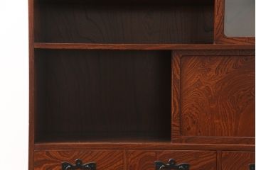 中古　美品　岩谷堂箪笥　品のある佇まいで和の雰囲気を引き立てる茶箪笥(収納棚、戸棚、飾り棚、食器棚、茶棚、キャビネット)(R-077664)