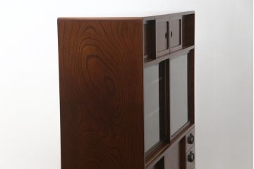 中古　美品　岩谷堂箪笥　品のある佇まいで和の雰囲気を引き立てる茶箪笥(収納棚、戸棚、飾り棚、食器棚、茶棚、キャビネット)(R-077664)
