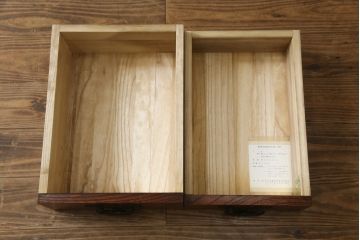 中古　美品　岩谷堂箪笥　品のある佇まいで和の雰囲気を引き立てる茶箪笥(収納棚、戸棚、飾り棚、食器棚、茶棚、キャビネット)(R-077664)