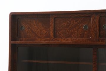 中古　美品　岩谷堂箪笥　品のある佇まいで和の雰囲気を引き立てる茶箪笥(収納棚、戸棚、飾り棚、食器棚、茶棚、キャビネット)(R-077664)