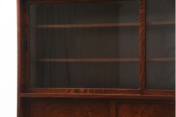 中古　美品　岩谷堂箪笥　品のある佇まいで和の雰囲気を引き立てる茶箪笥(収納棚、戸棚、飾り棚、食器棚、茶棚、キャビネット)(R-077664)