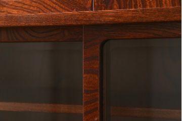 中古　美品　岩谷堂箪笥　品のある佇まいで和の雰囲気を引き立てる茶箪笥(収納棚、戸棚、飾り棚、食器棚、茶棚、キャビネット)(R-077664)