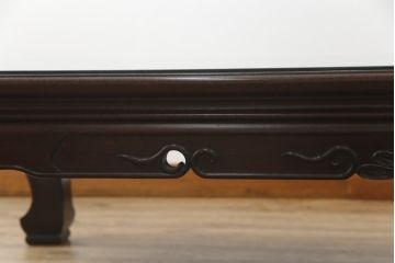 中古　美品　指物工芸家具　本紫檀(シタン)　凝った脚のデザインが目を惹くガラス天板付き座卓(ローテーブル、センターテーブル)(R-077665)