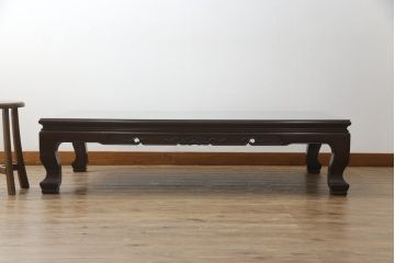 中古　美品　指物工芸家具　本紫檀(シタン)　凝った脚のデザインが目を惹くガラス天板付き座卓(ローテーブル、センターテーブル)(R-077665)