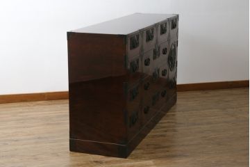中古　深い木の色味と華やかな金具が目を惹く仙台箪笥サイドボード(サイドチェスト、衣装箪笥、収納箪笥、和タンス、引き出し)(R-077666)