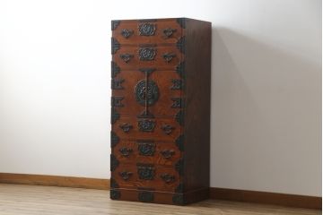 中古　美品　岩谷堂箪笥　欅産業　菊幸　美しい木目が魅力的な縦型チェスト(収納箪笥、和箪笥、引き出し)(R-077667)