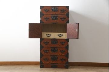 中古　美品　岩谷堂箪笥　欅産業　菊幸　美しい木目が魅力的な縦型チェスト(収納箪笥、和箪笥、引き出し)(R-077667)
