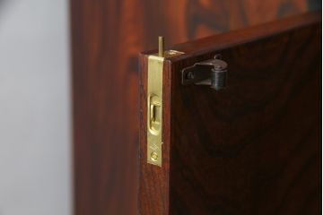 中古　美品　岩谷堂箪笥　欅産業　菊幸　美しい木目が魅力的な縦型チェスト(収納箪笥、和箪笥、引き出し)(R-077667)