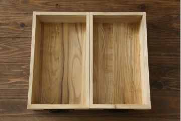 中古　美品　岩谷堂箪笥　欅産業　菊幸　美しい木目が魅力的な縦型チェスト(収納箪笥、和箪笥、引き出し)(R-077667)