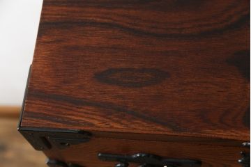中古　美品　岩谷堂箪笥　欅産業　菊幸　美しい木目が魅力的な縦型チェスト(収納箪笥、和箪笥、引き出し)(R-077667)
