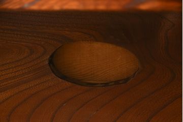 和製アンティーク　極厚天板!!　総欅(ケヤキ)材　重厚感のある佇まいで和の雰囲気を引き立てる関西火鉢(木製火鉢、長火鉢、ローテーブル、座卓)(R-077668)