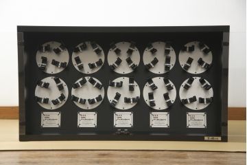 中古　津島工作所　時計　自動巻き上げ機　40本巻き(ワインディングマシーン、ウォッチワインダー、腕時計収納ボックス)(定価約150万円)(R-077669)