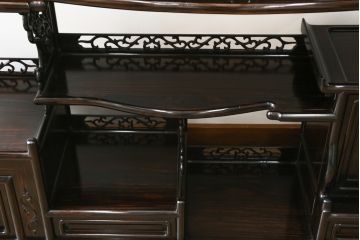 和製ビンテージ　高級品　縞黒檀(シマコクタン)　希少な六尺サイズ　上品な色味と艶が目を惹く堂々とした佇まいの飾り棚(唐木、茶棚、違い棚、収納棚、戸棚、ヴィンテージ)(R-077670)