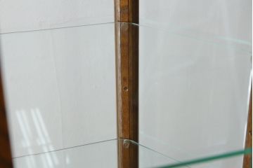 中古　美品　インテルナ南條　洗練された佇まいが魅力的なヘキサゴン縦型キュリオケース(飾り棚、ガラスケース、ショーケース、コレクションケース、キャビネット)(定価約40万円)(R-077671)