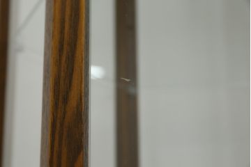 中古　美品　インテルナ南條　洗練された佇まいが魅力的なヘキサゴン縦型キュリオケース(飾り棚、ガラスケース、ショーケース、コレクションケース、キャビネット)(定価約40万円)(R-077671)