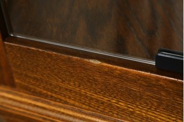 中古　美品　インテルナ南條　洗練された佇まいが魅力的なヘキサゴン縦型キュリオケース(飾り棚、ガラスケース、ショーケース、コレクションケース、キャビネット)(定価約40万円)(R-077671)