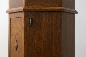 中古　美品　インテルナ南條　洗練された佇まいが魅力的なヘキサゴン縦型キュリオケース(飾り棚、ガラスケース、ショーケース、コレクションケース、キャビネット)(定価約40万円)(R-077671)