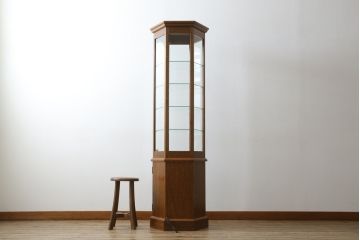 中古　美品　インテルナ南條　洗練された佇まいが魅力的なヘキサゴン縦型キュリオケース(飾り棚、ガラスケース、ショーケース、コレクションケース、キャビネット)(定価約40万円)(R-077671)