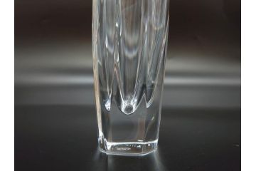 フランス　Baccarat　バカラ　ジベルニー　RRigot(リゴット)　柔らかな曲線美が輝く花瓶(花器、花生け、フラワーベース、花入れ、クリスタルガラス、外箱付き)(R-077675)