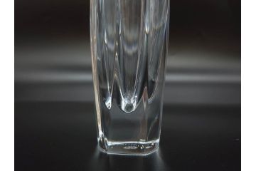フランス　Baccarat　バカラ　ジベルニー　RRigot(リゴット)　柔らかな曲線美が輝く花瓶(花器、花生け、フラワーベース、花入れ、クリスタルガラス、外箱付き)(R-077675)