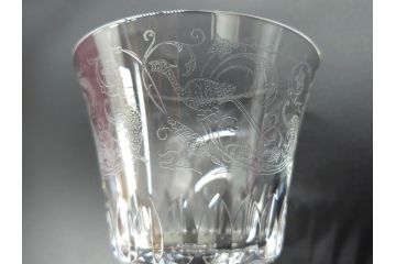 フランス　Baccarat　バカラ　Parme(パルメ)　Talleyrand(タリランド)　Oenologie(オノロジー)　意匠を凝らしたエレガントなグラス4客セット(花、鳳凰、ワイングラス、ロックグラス、スピリットグラス、コップ、タンブラー、フルレッドクリスタルガラス)(R-077676)