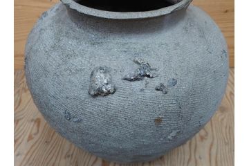 鎌倉時代〜室町時代　珠洲焼　高さ46cm　素朴な美しさを感じる壷(綾杉文、甕、壺)(R-077678)