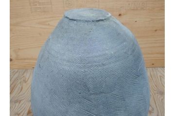 鎌倉時代〜室町時代　珠洲焼　高さ46cm　素朴な美しさを感じる壷(綾杉文、甕、壺)(R-077678)
