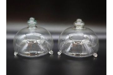 大正〜昭和初期　蓋付き　ノスタルジックな雰囲気を演出するハエ取り瓶2個セット(蠅、蝿、ハエトリ器、ガラス、硝子、フタ付き)(R-077680)