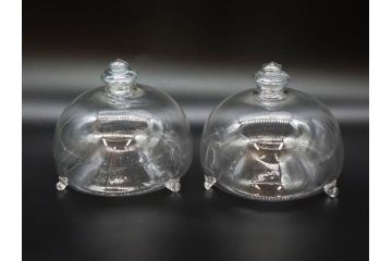 大正〜昭和初期　蓋付き　ノスタルジックな雰囲気を演出するハエ取り瓶2個セット(蠅、蝿、ハエトリ器、ガラス、硝子、フタ付き)(R-077681)