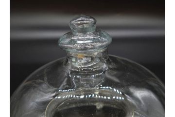 大正〜昭和初期　蓋付き　ノスタルジックな雰囲気を演出するハエ取り瓶2個セット(蠅、蝿、ハエトリ器、ガラス、硝子、フタ付き)(R-077682)