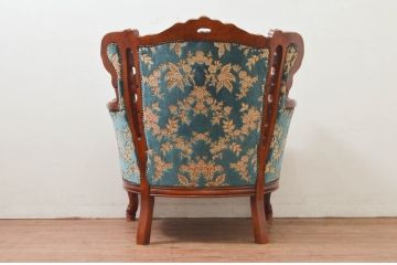 中古　美品　六本木アピス(APIS)取り扱い　イタリア家具　彫刻入りで高級感溢れる佇まいが魅力的な1人掛けソファ(一人掛けソファ、アームチェア、イス、椅子)(定価約60万円)(R-077685)