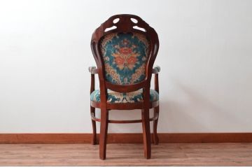 中古　美品　六本木アピス(APIS)取り扱い　イタリア家具　猫脚のデザインが魅力的な彫刻入りアームチェア(ダイングチェア、イス、椅子)(定価約25万円)(R-077686)