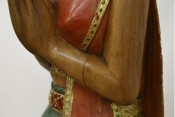 中古　美品!!　等身大　穏やかな表情と美しい民族衣装が目を惹くサワディー人形(ディスプレイ、オブジェ、店舗什器)(定価約16万円)(R-077687)
