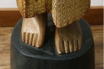 中古　美品!!　等身大　穏やかな表情と美しい民族衣装が目を惹くサワディー人形(ディスプレイ、オブジェ、店舗什器)(定価約16万円)(R-077687)