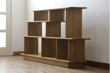 中古　希少な絶版品!　ACME Furniture(アクメファニチャー)　POCATELLO　SHELF(ポカテロ　シェルフ)-2018　アシンメトリーなデザインがお洒落な飾り棚(オープンラック、ディスプレイラック、陳列棚、店舗什器)(R-077693)