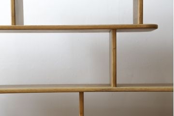 中古　希少な絶版品!　ACME Furniture(アクメファニチャー)　POCATELLO　SHELF(ポカテロ　シェルフ)-2018　アシンメトリーなデザインがお洒落な飾り棚(オープンラック、ディスプレイラック、陳列棚、店舗什器)(R-077693)