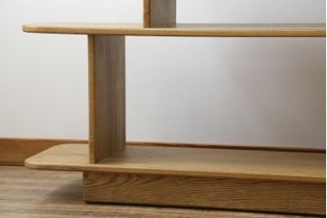 中古　希少な絶版品!　ACME Furniture(アクメファニチャー)　POCATELLO　SHELF(ポカテロ　シェルフ)-2018　アシンメトリーなデザインがお洒落な飾り棚(オープンラック、ディスプレイラック、陳列棚、店舗什器)(R-077693)