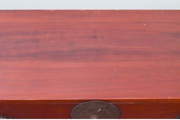 和製アンティーク　桜丸金具　赤みがかった木の色合いと立派な金具が魅力的な米沢箪笥ローボード(テレビ台、テレビボード、ローチェスト、収納たんす、時代箪笥、引き出し)(R-077700)