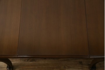 中古　カリモク家具(karimoku)　domani(ドマーニ)　Louis(ルイ)XVシリーズ　優雅な佇まいが魅力的なエクステンションテーブル　(R-077706)