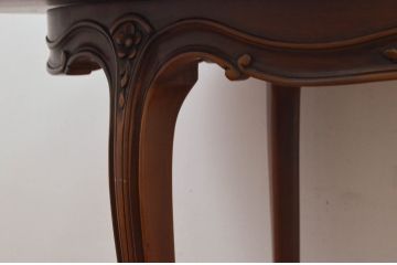 中古　カリモク家具(karimoku)　domani(ドマーニ)　Louis(ルイ)XVシリーズ　優雅な佇まいが魅力的なエクステンションテーブル(ダイニングテーブル、オーバルテーブル、食卓、4人掛け、6人掛け)(R-077706)