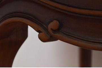 中古　カリモク家具(karimoku)　domani(ドマーニ)　Louis(ルイ)XVシリーズ　優雅な佇まいが魅力的なエクステンションテーブル(ダイニングテーブル、オーバルテーブル、食卓、4人掛け、6人掛け)(R-077706)