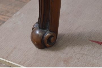 中古　カリモク家具(karimoku)　domani(ドマーニ)　Louis(ルイ)XVシリーズ　優雅な佇まいが魅力的なエクステンションテーブル(ダイニングテーブル、オーバルテーブル、食卓、4人掛け、6人掛け)(R-077706)