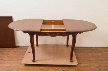 中古　カリモク家具(karimoku)　domani(ドマーニ)　Louis(ルイ)XVシリーズ　優雅な佇まいが魅力的なエクステンションテーブル(ダイニングテーブル、オーバルテーブル、食卓、4人掛け、6人掛け)(R-077706)