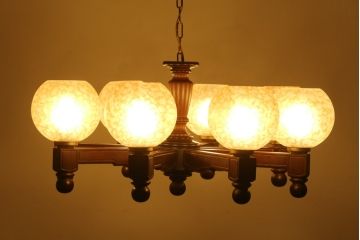 和製ビンテージ　松下電工(ナショナル)　木製のクラシックな八灯シャンデリア(天井照明、吊り下げ照明、ヴィンテージ)(R-077712)